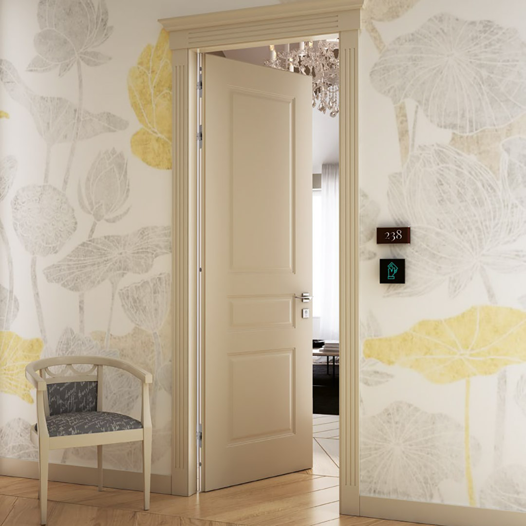 finitura: laccato avorio lavorazione: pantografatura mod. F112 telaio: TN con capitello e coprifili incisi serratura: ICONTROL