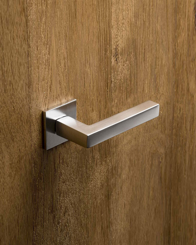 Maniglie porte interne classiche e moderne