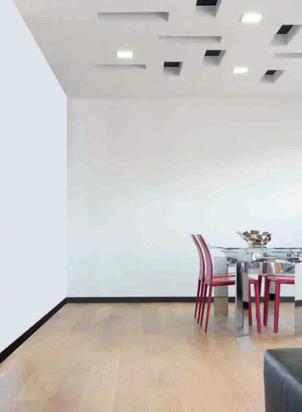 Porta blindata con telaio bianco e pannello rosso Sentry Prestige - DIERRE Porta blindata con telaio bianco e pannello rosso Sentry Prestige - DIERRE