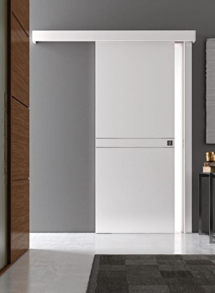 Porta laccata scorrevole esterno muro con inserti - Linea PAIL Porta laccata scorrevole esterno muro con inserti - Linea PAIL